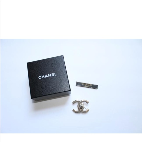 Authentic Chanel Timeless Turnlock CC Silver Pin - Picture 3 of 10